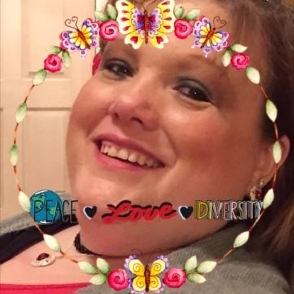 Meet your Posher, Jules - Picture 1 of 1